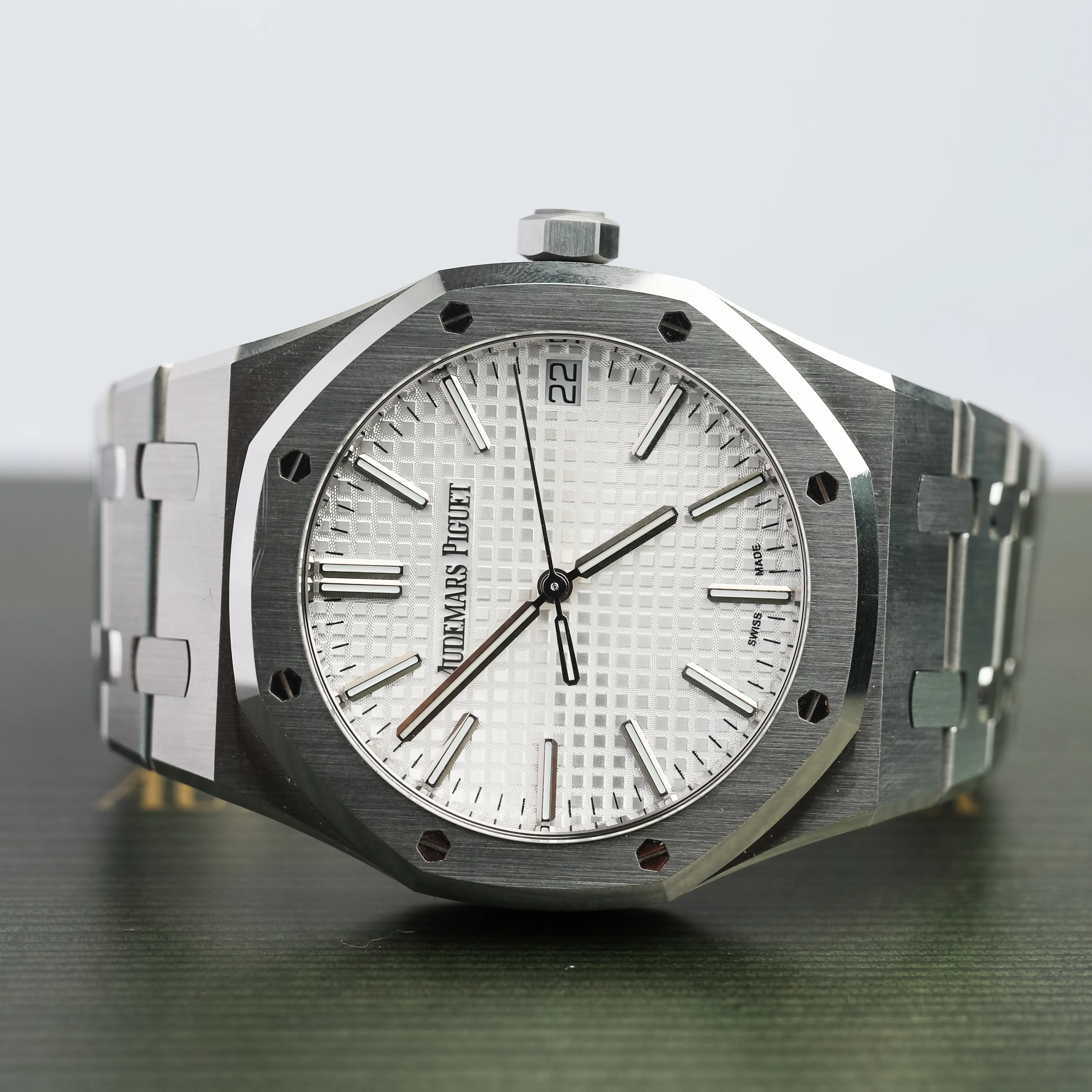 Audemars Piguet Royal Oak 41mm White Dial 15500ST