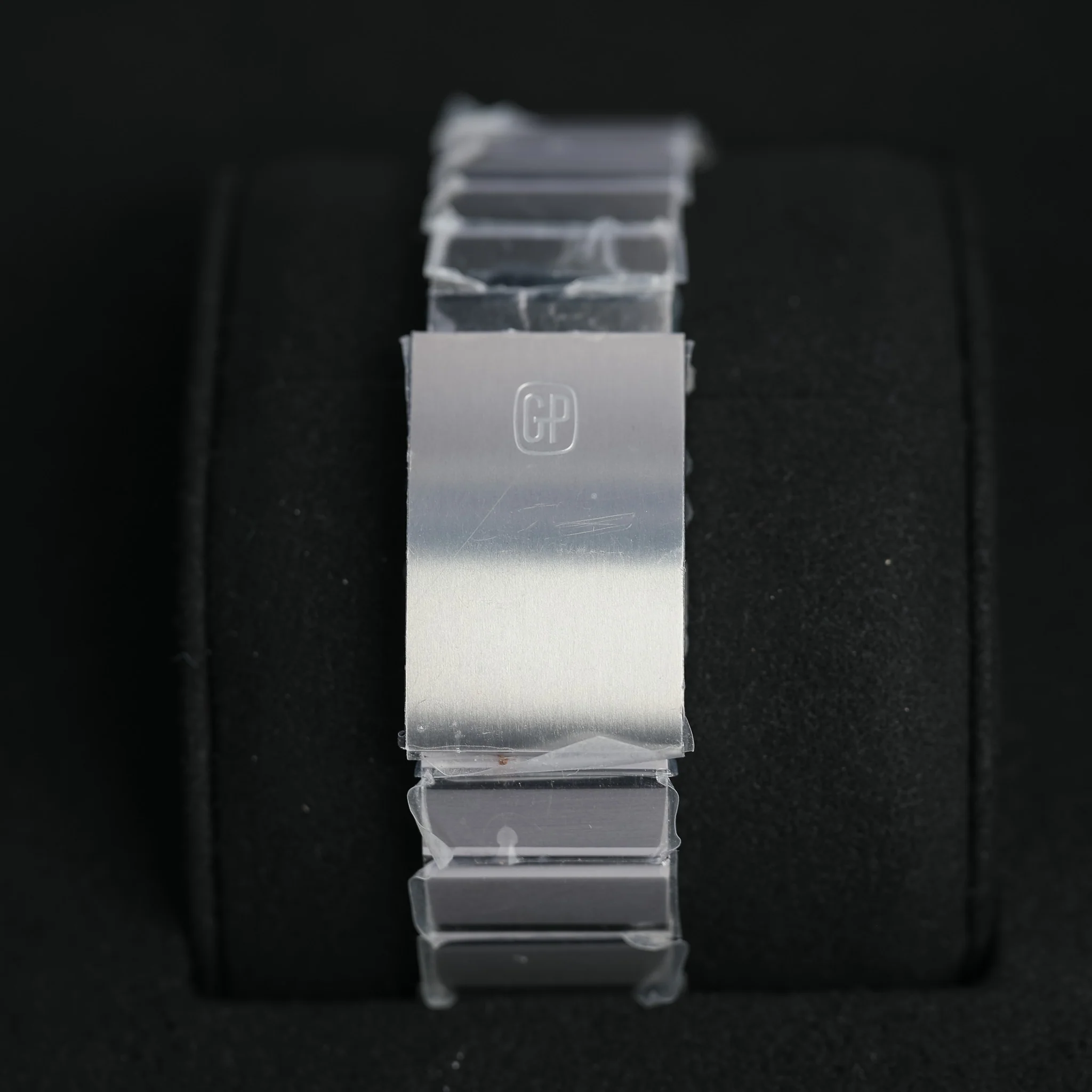 Girard-Perregaux Casquette 2.0 Titanium & Gold 39800-21-3199-6CM - Image 5