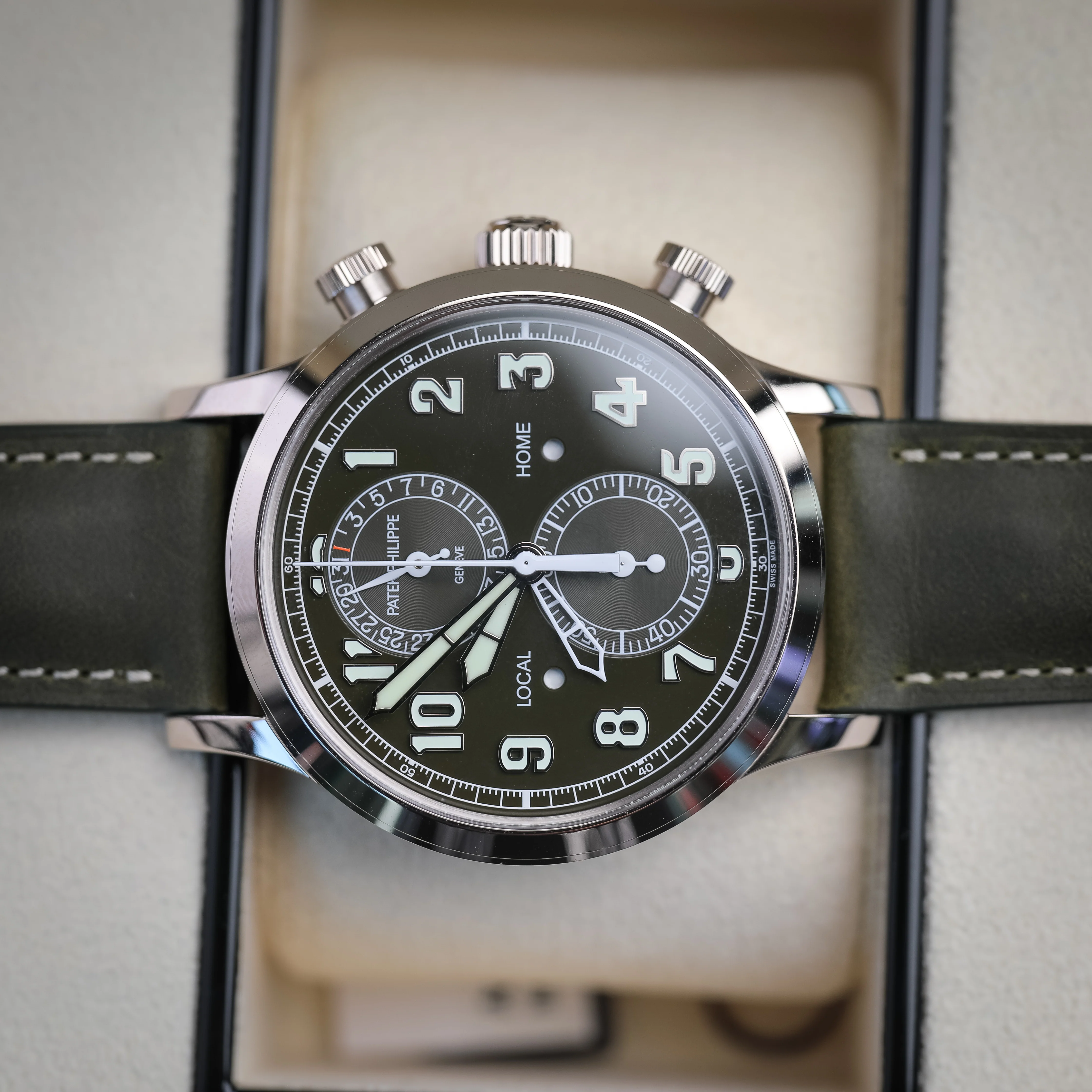 Patek Philippe Complications Calatrava Green Dial White Gold Case Green Strap 42 mm 5924G-010 - Image 2
