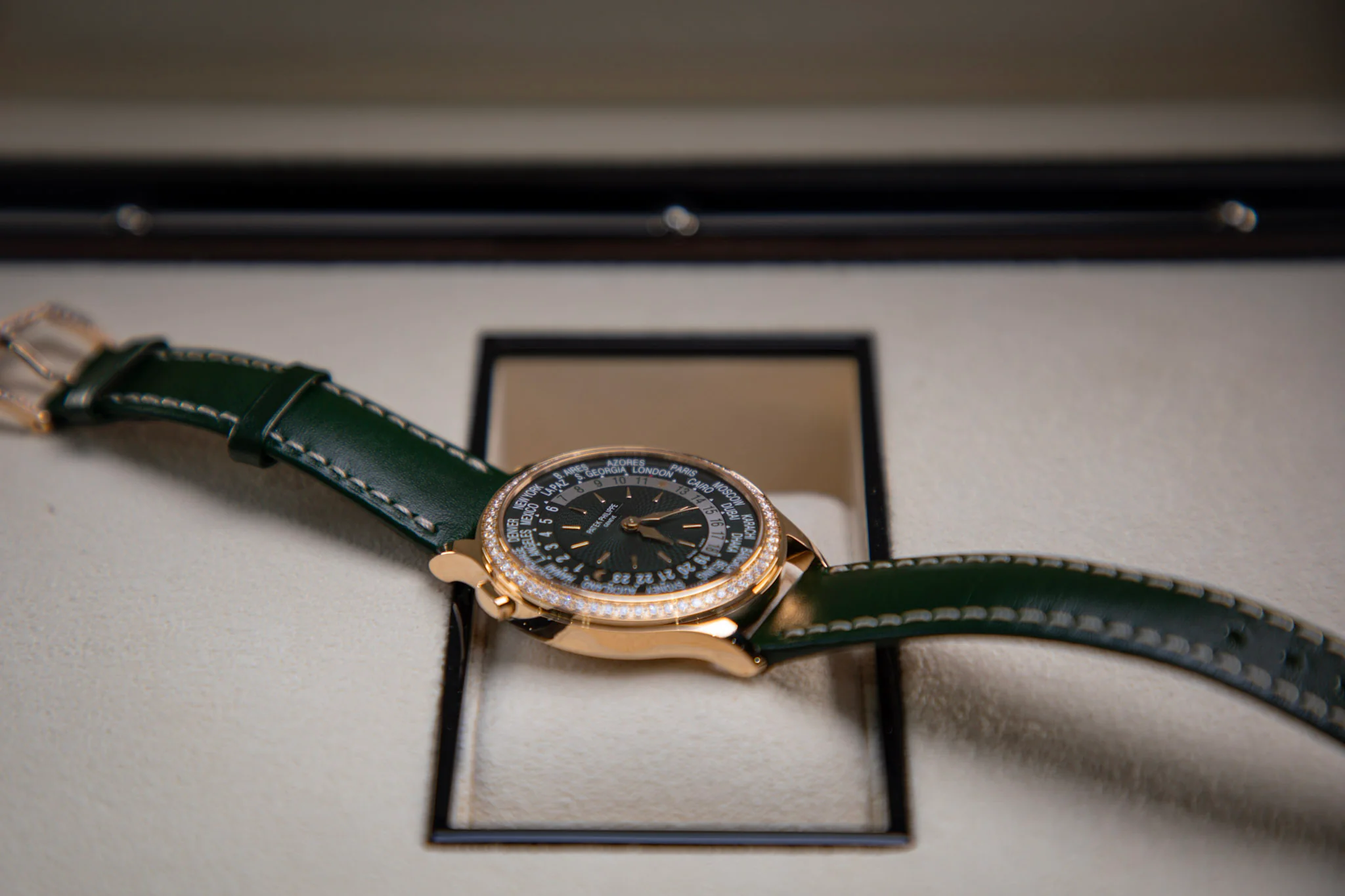 Patek Philippe Complications World Time Olive Green Dial Rose Gold Diamond Case Green Strap 36 mm 7130R-014 - Image 5