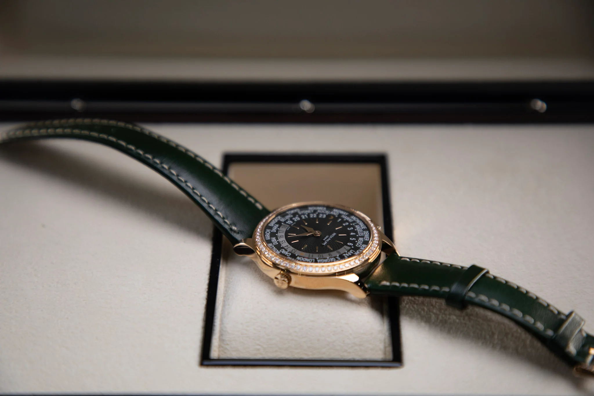 Patek Philippe Complications World Time Olive Green Dial Rose Gold Diamond Case Green Strap 36 mm 7130R-014 - Image 7