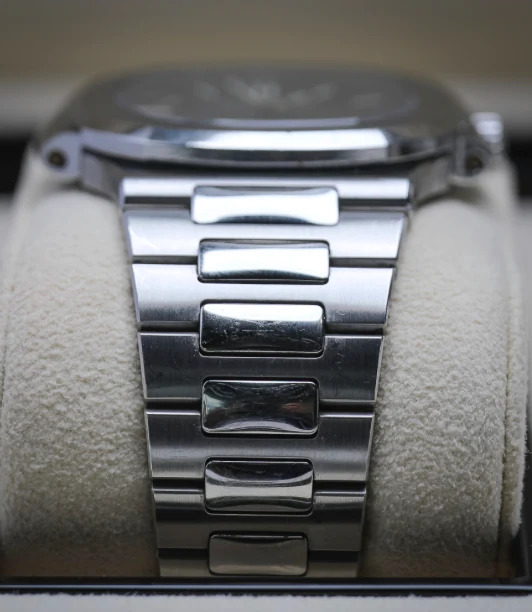 Patek Philippe Nautilus Blue Dial Stainless Steel 40mm 5711/1A-010 - Image 4