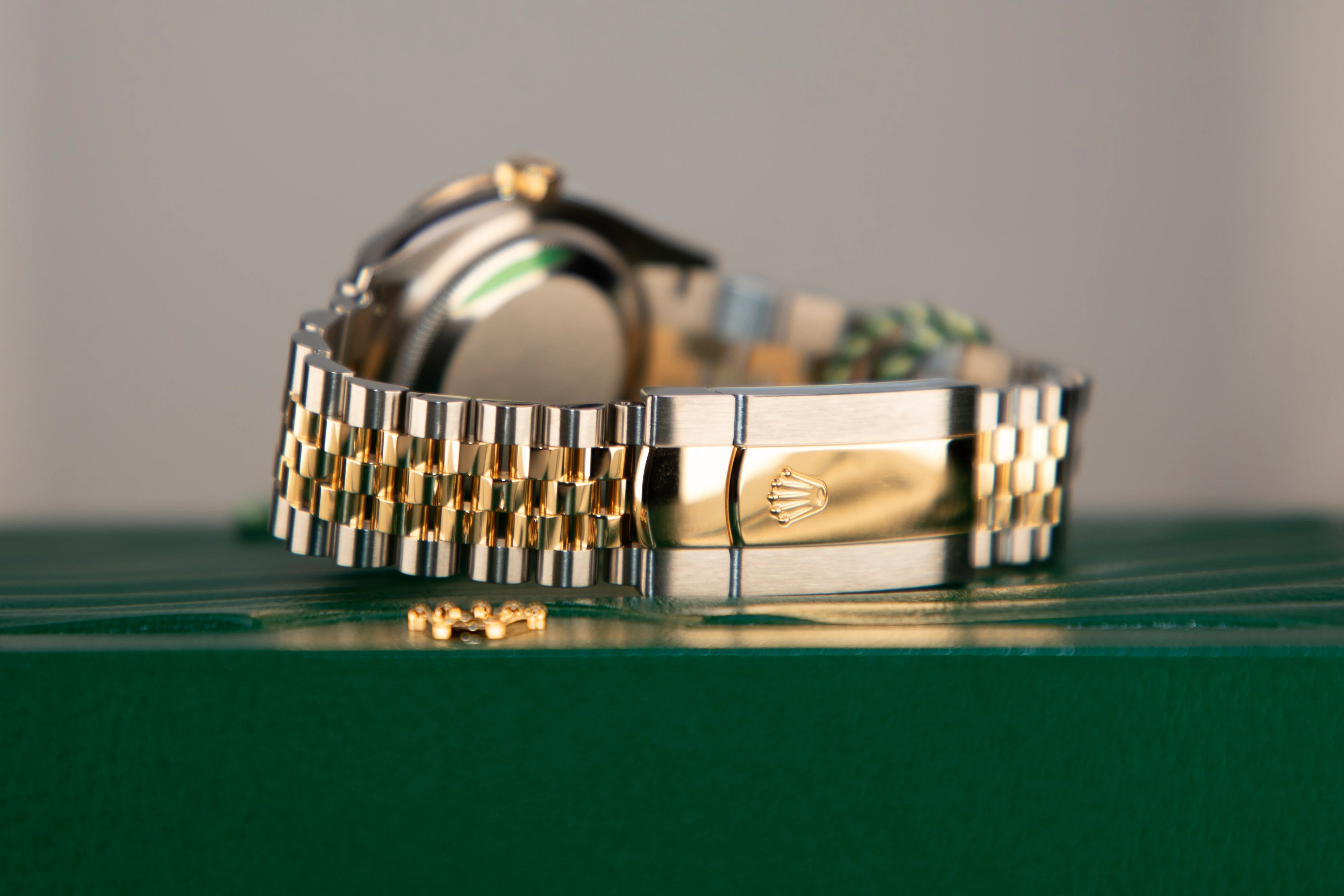 Rolex Datejust 31 mm Olive Green Set With Diamonds Dial Oystersteel and 18k Yellow Gold Jubilee Bracelet 278383rbr-0016 - Image 4