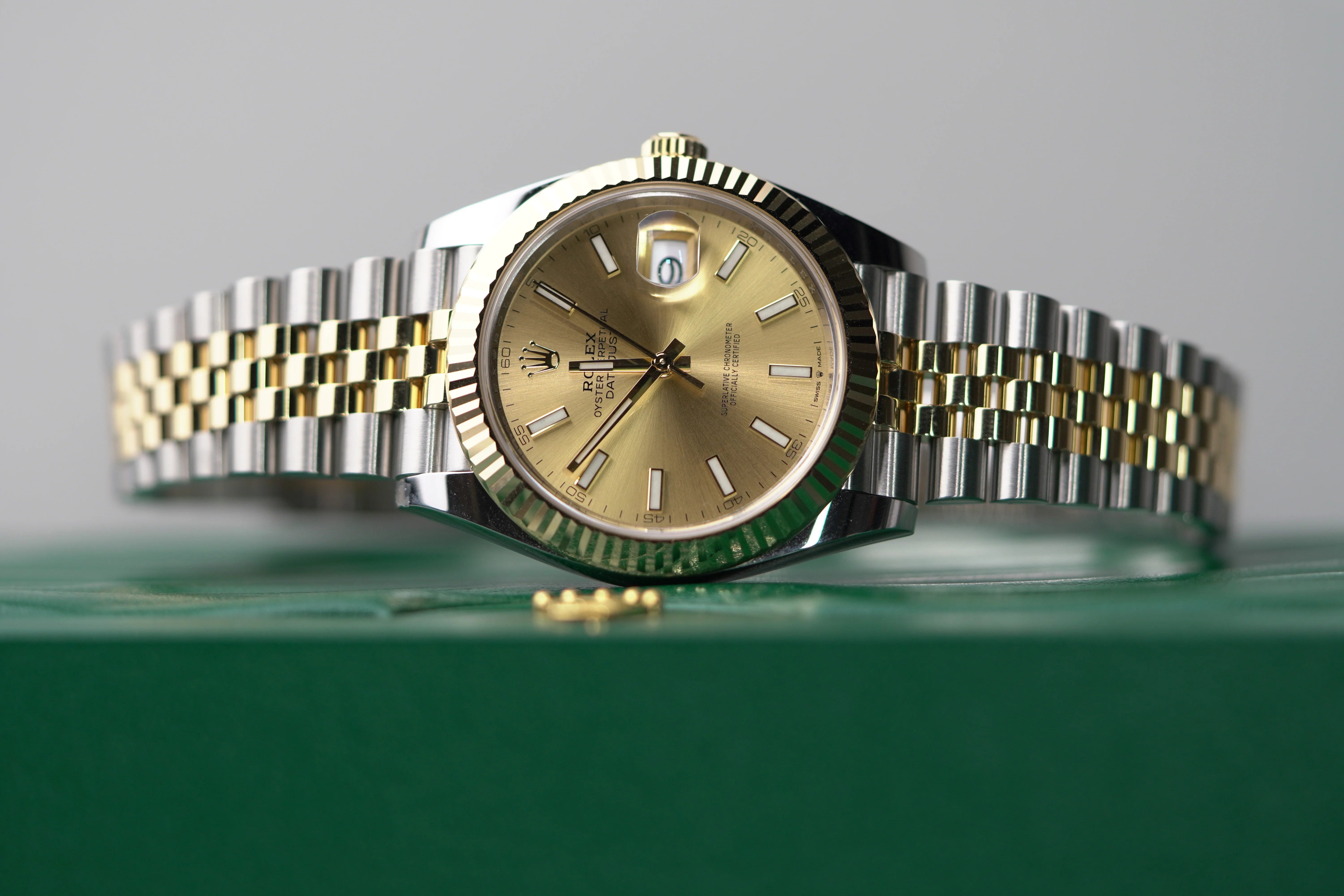 Rolex Datejust 41 mm Champagne-Colour Dial Oystersteel and 18k Yellow Gold Jubilee Bracelet 126333-0010 - Image 2