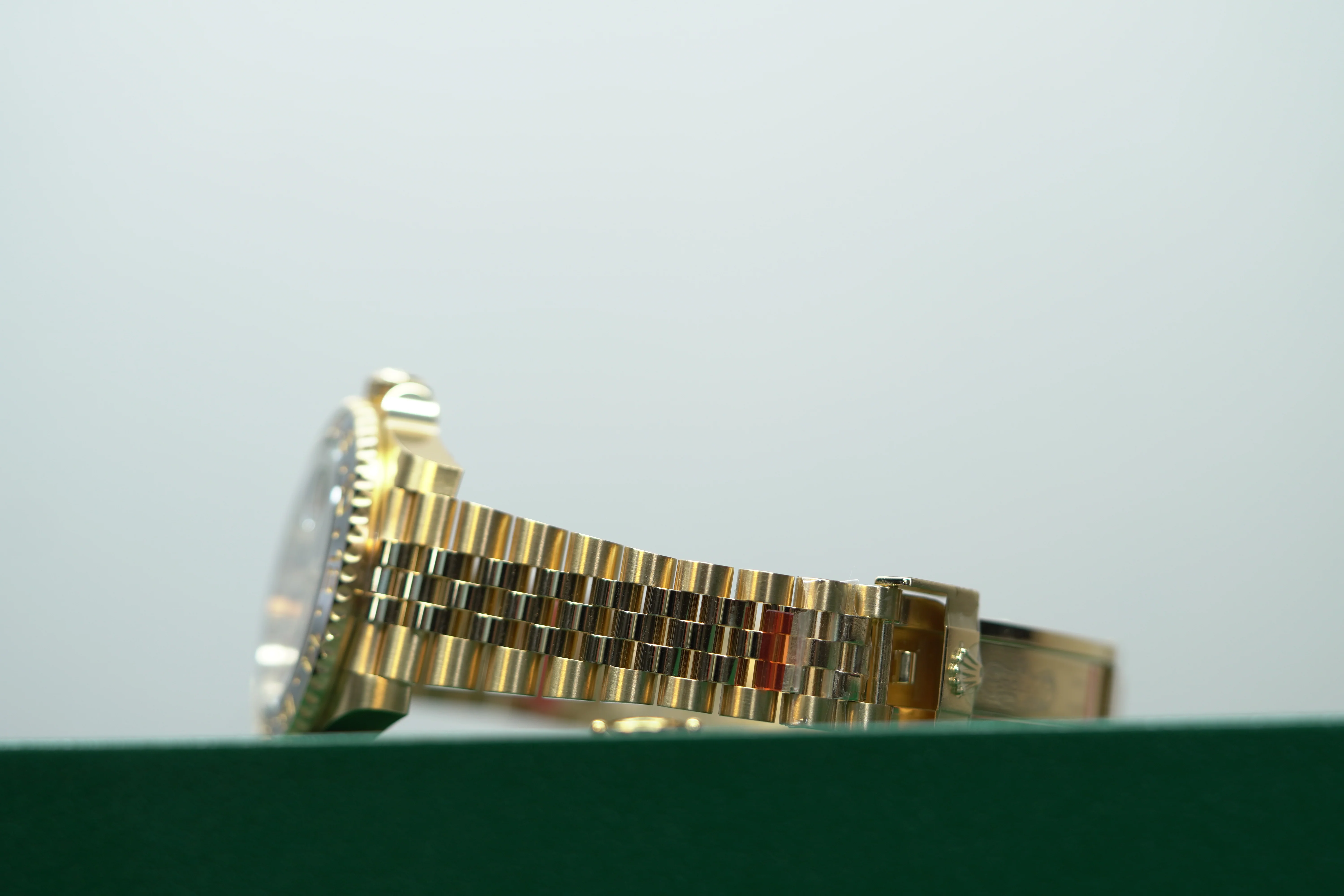 Rolex GMT-Master II 40 mm Black Dial 18k Yellow Gold Jubilee Bracelet 126718grnr-0001 - Image 4