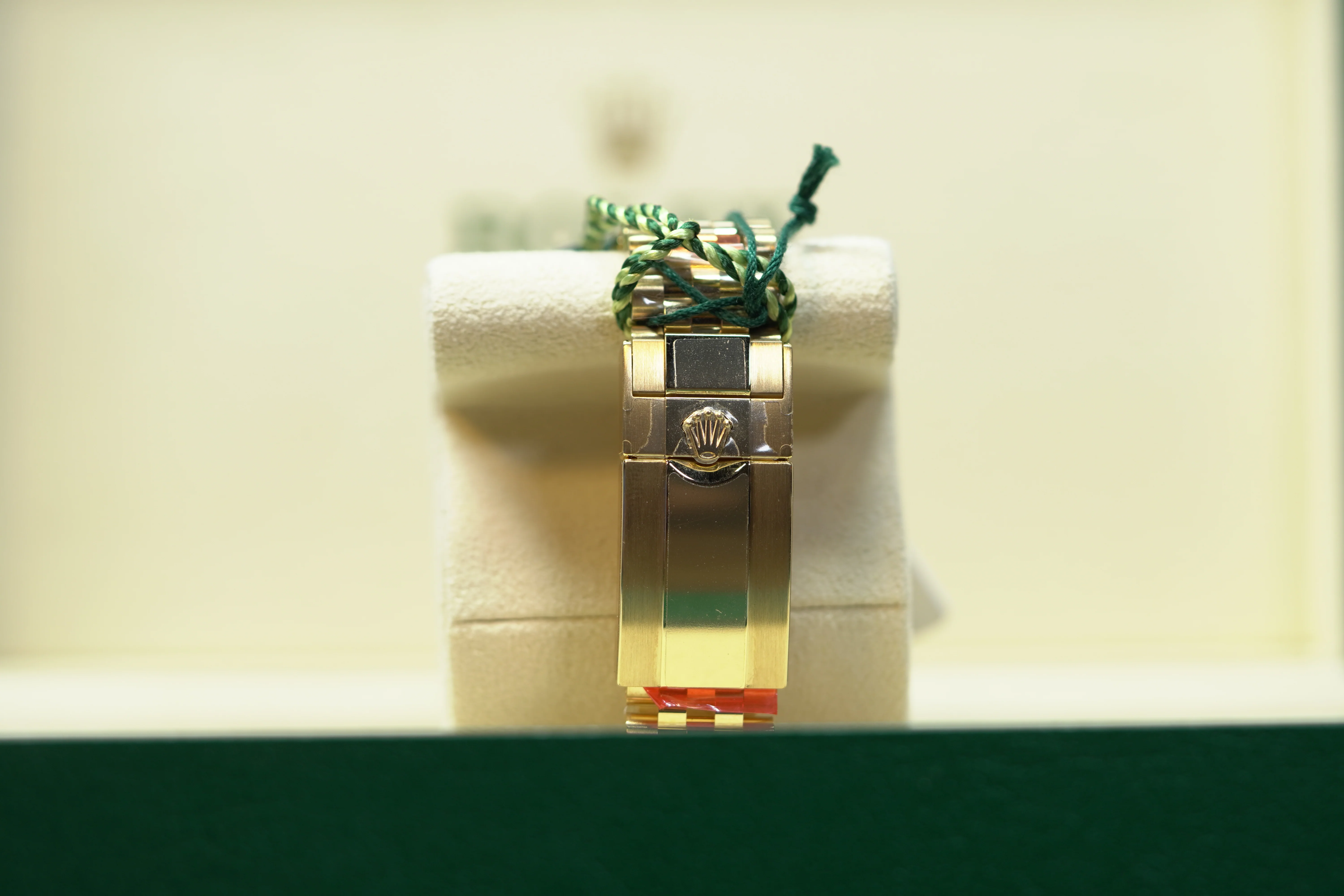 Rolex GMT-Master II 40 mm Black Dial 18k Yellow Gold Jubilee Bracelet 126718grnr-0001 - Image 9