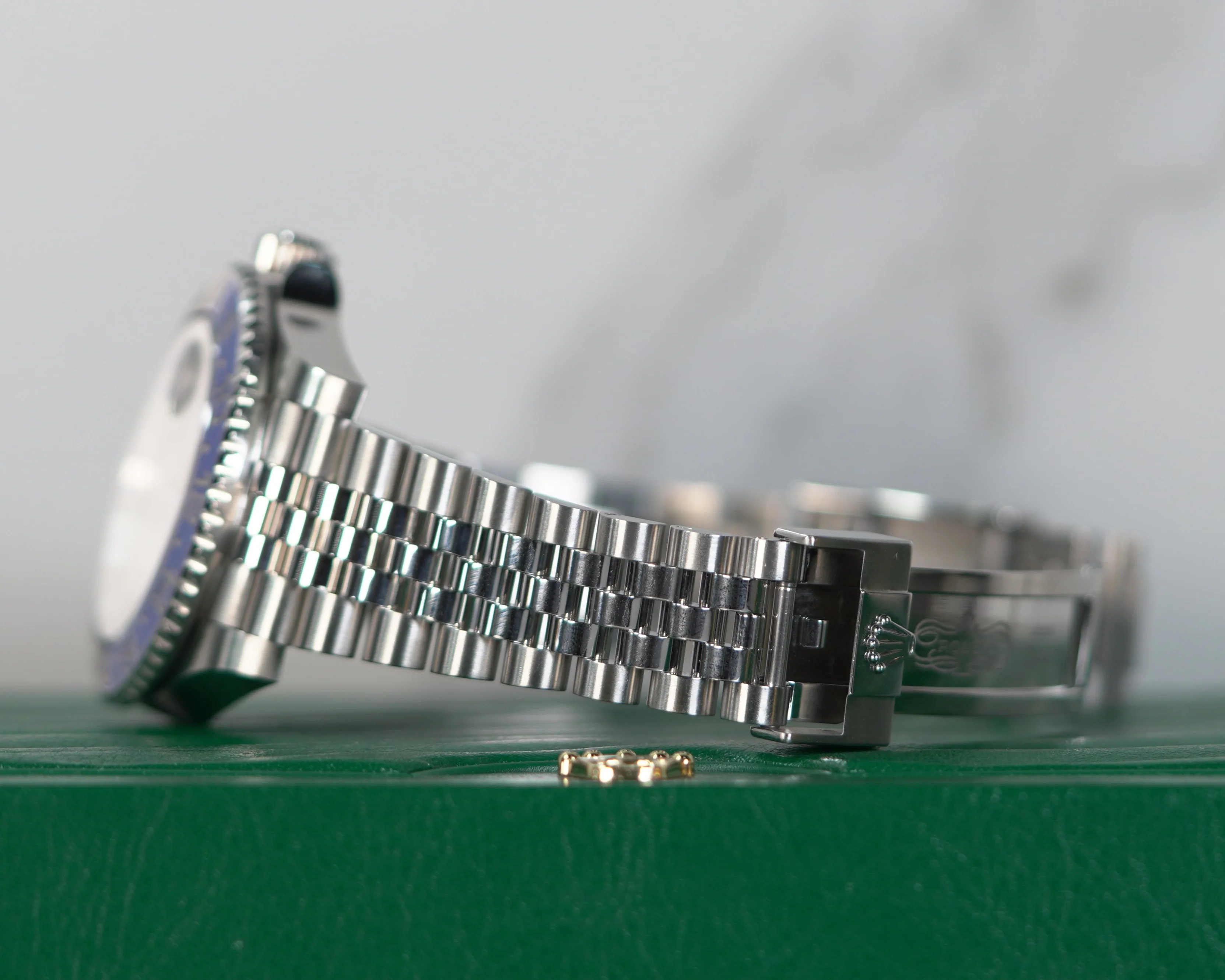 Rolex GMT-Master II Batgirl 40 mm Black Dial Oystersteel Jubilee Bracelet 126710blnr-0002 - Image 4