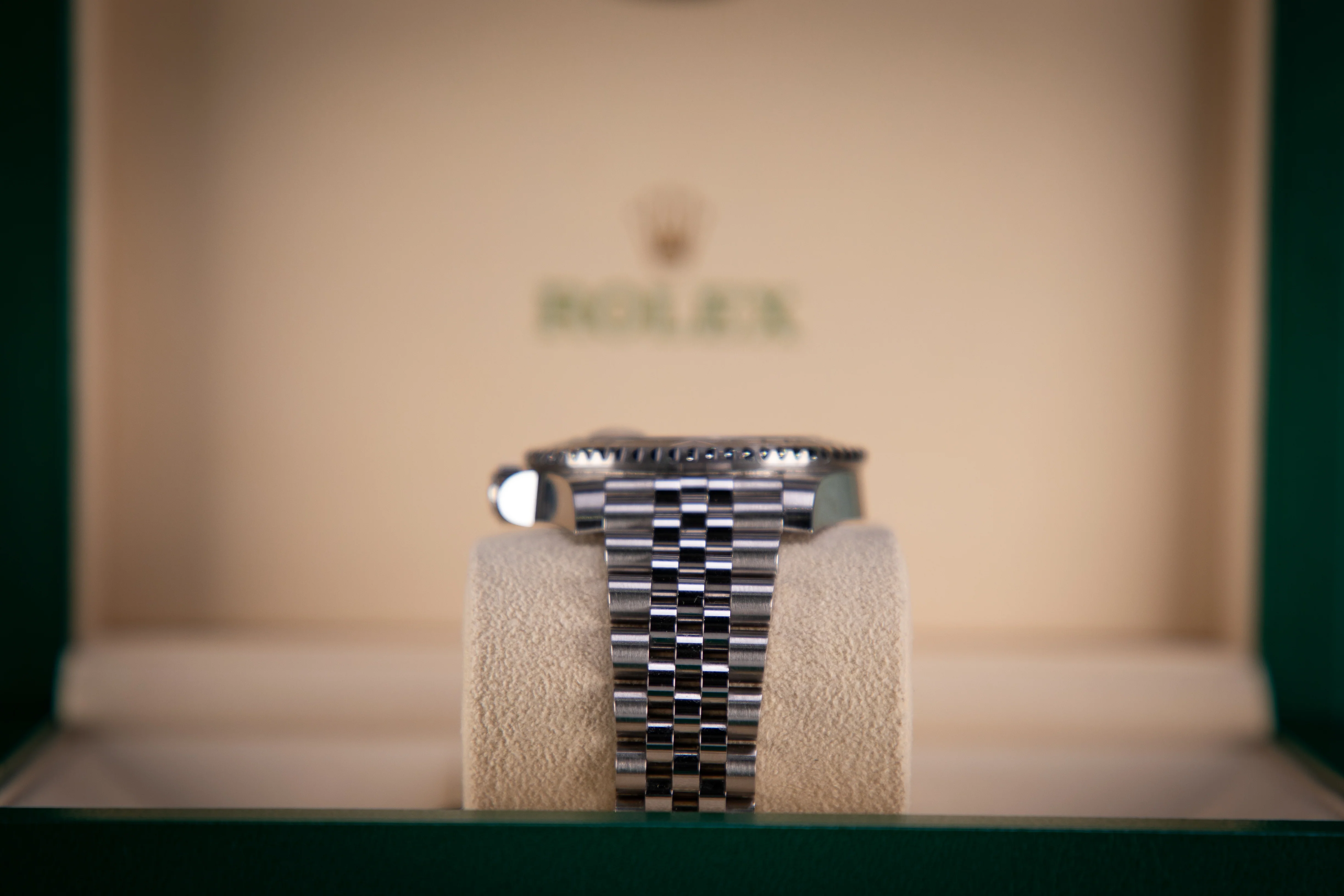 Rolex GMT-Master II Bruce Wayne 40 mm Black Dial Oystersteel Jubilee Bracelet 126710grnr-0003 - Image 4