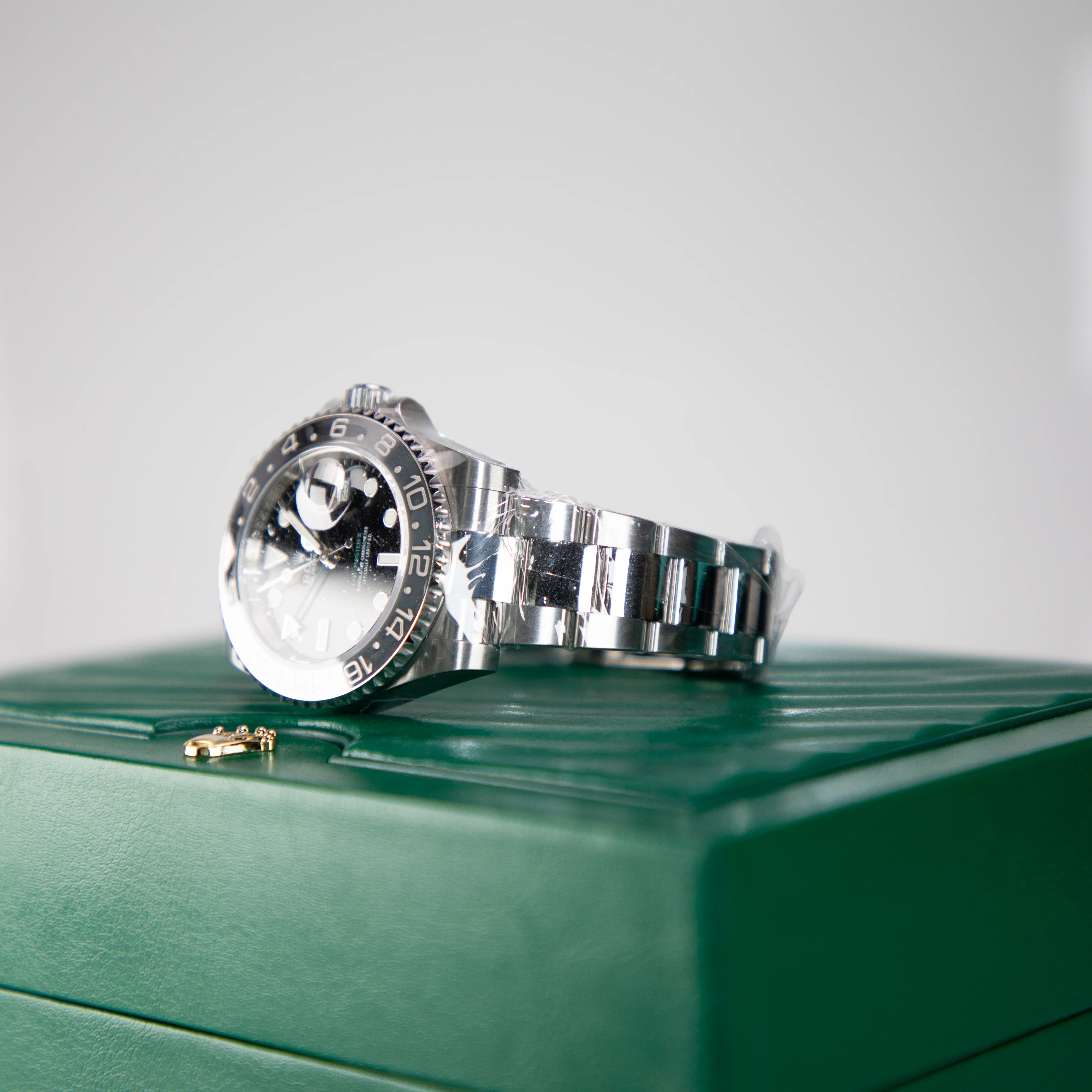 Rolex GMT-Master II Bruce Wayne 40 mm Black Dial Oystersteel Oyster Bracelet 126710grnr-0004 - Image 4