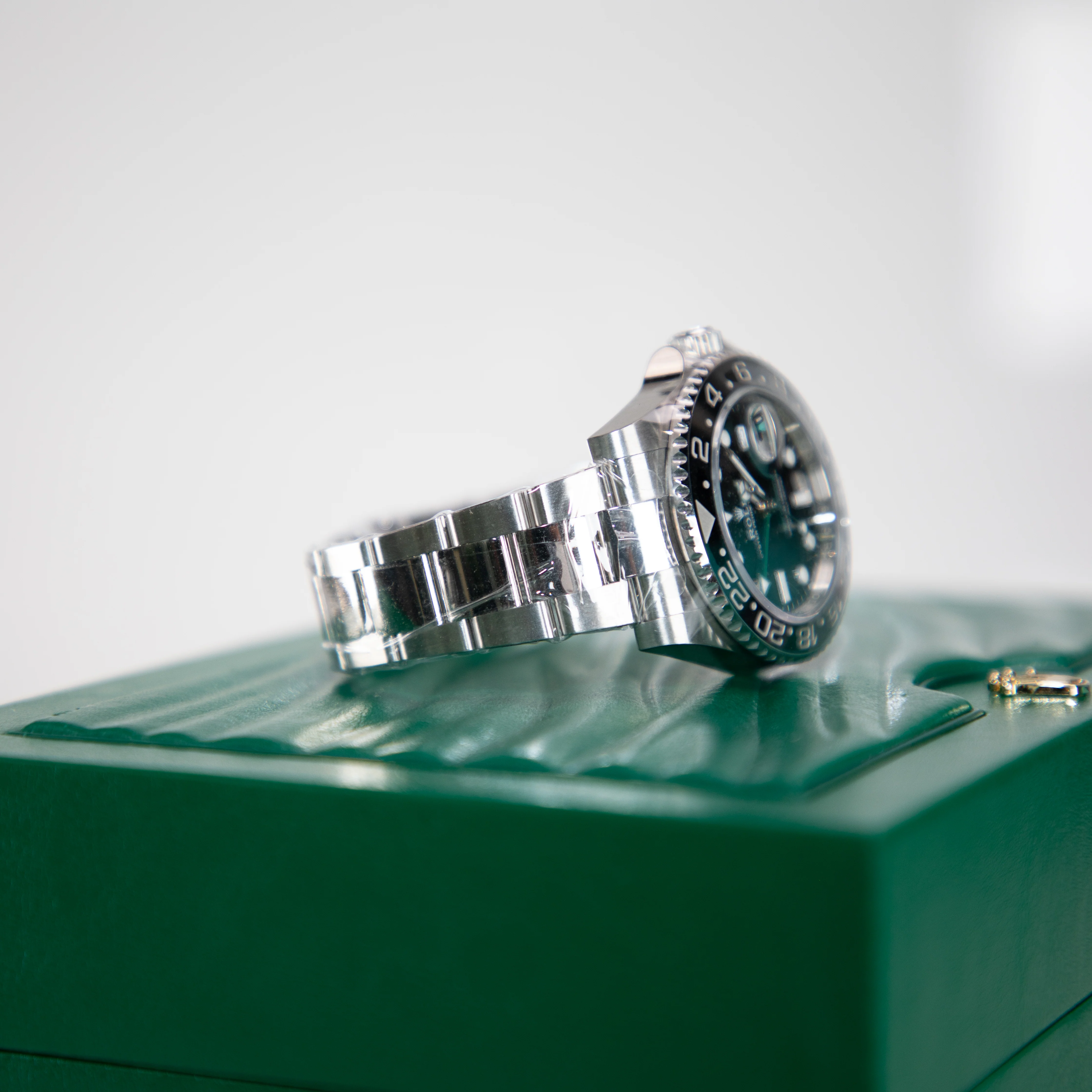 Rolex GMT-Master II Bruce Wayne 40 mm Black Dial Oystersteel Oyster Bracelet 126710grnr-0004 - Image 5