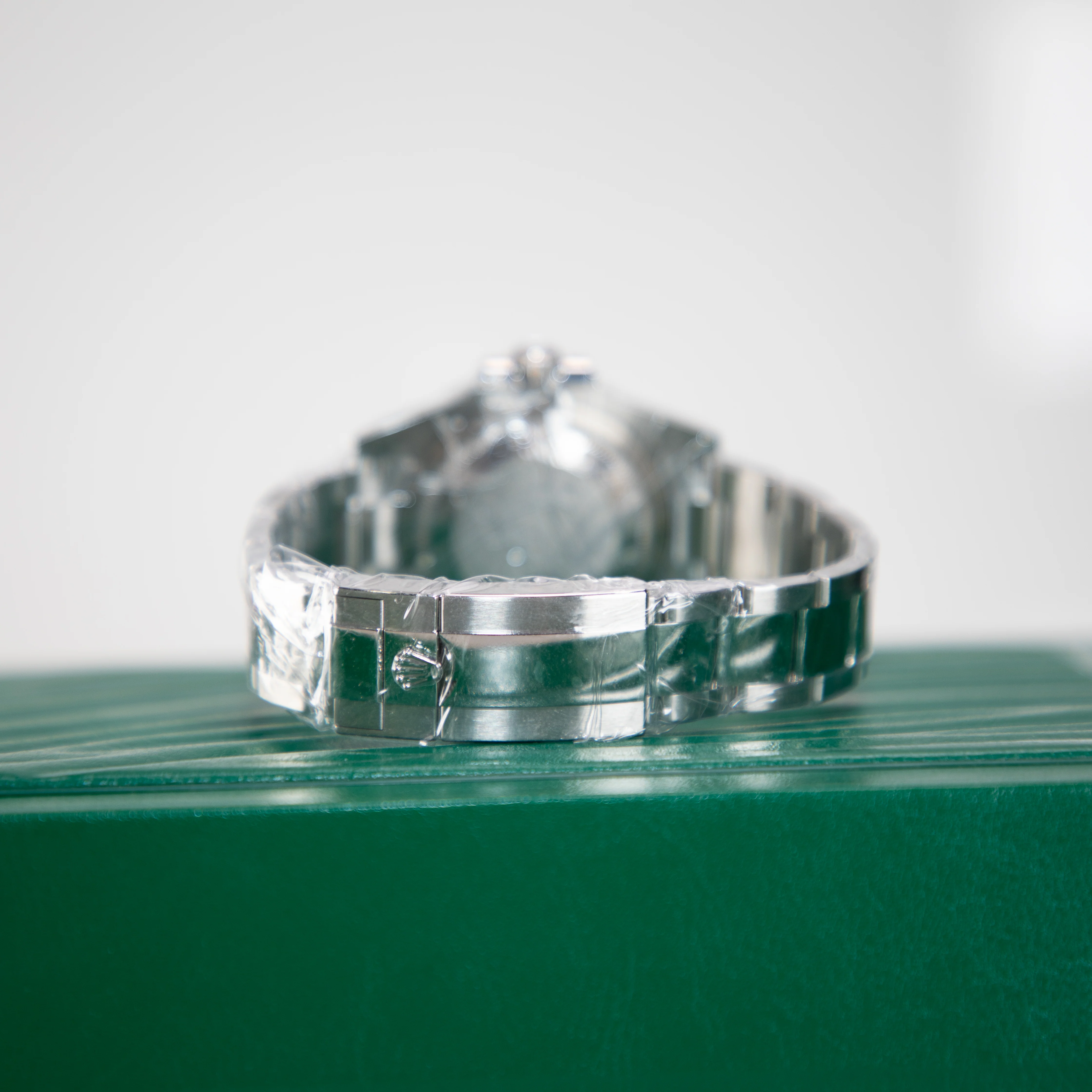 Rolex GMT-Master II Bruce Wayne 40 mm Black Dial Oystersteel Oyster Bracelet 126710grnr-0004 - Image 6