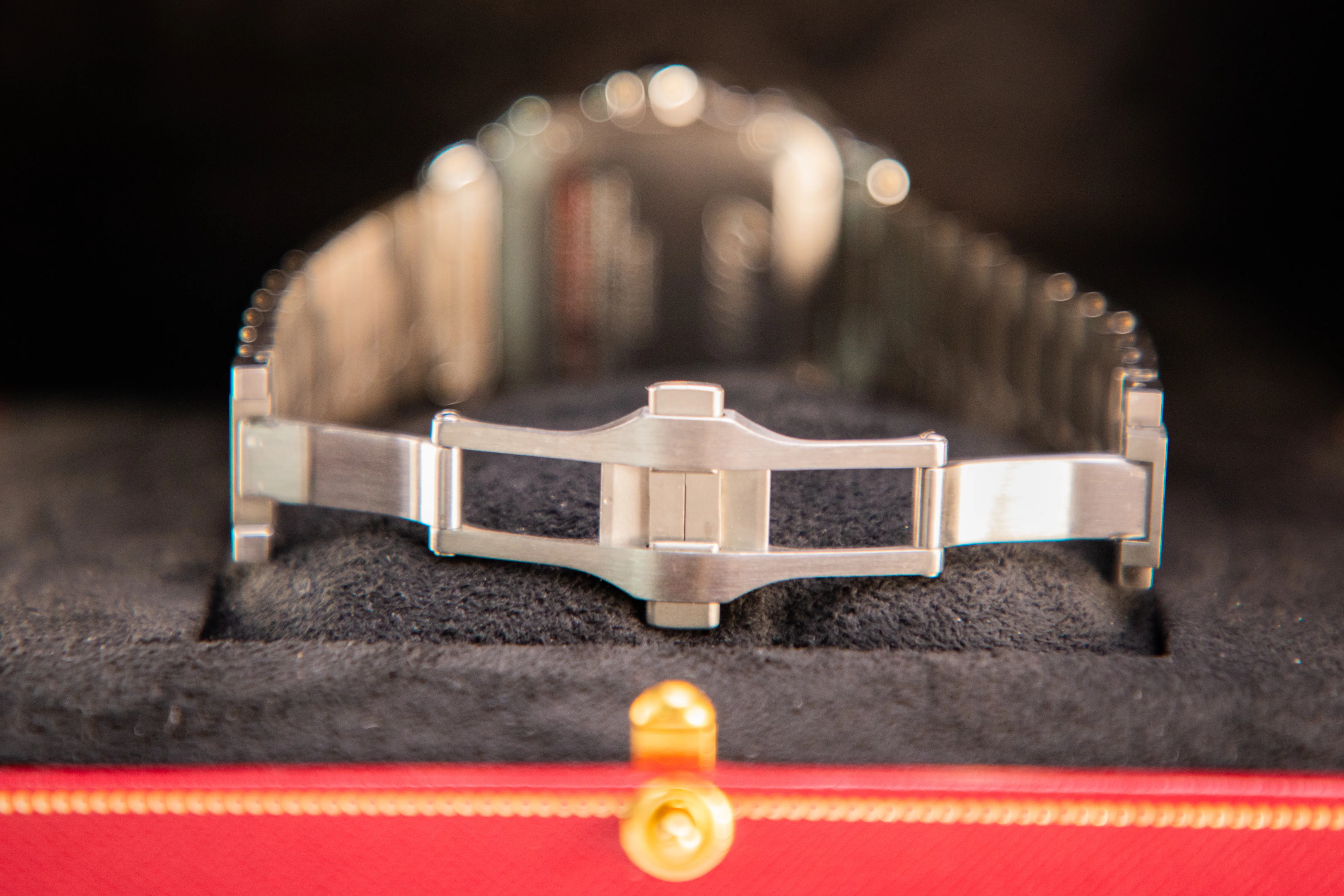 Cartier Santos 41.9 mm x 35.1 mm Medium Steel Silver Dial Bracelet WSSA0029 - Image 7