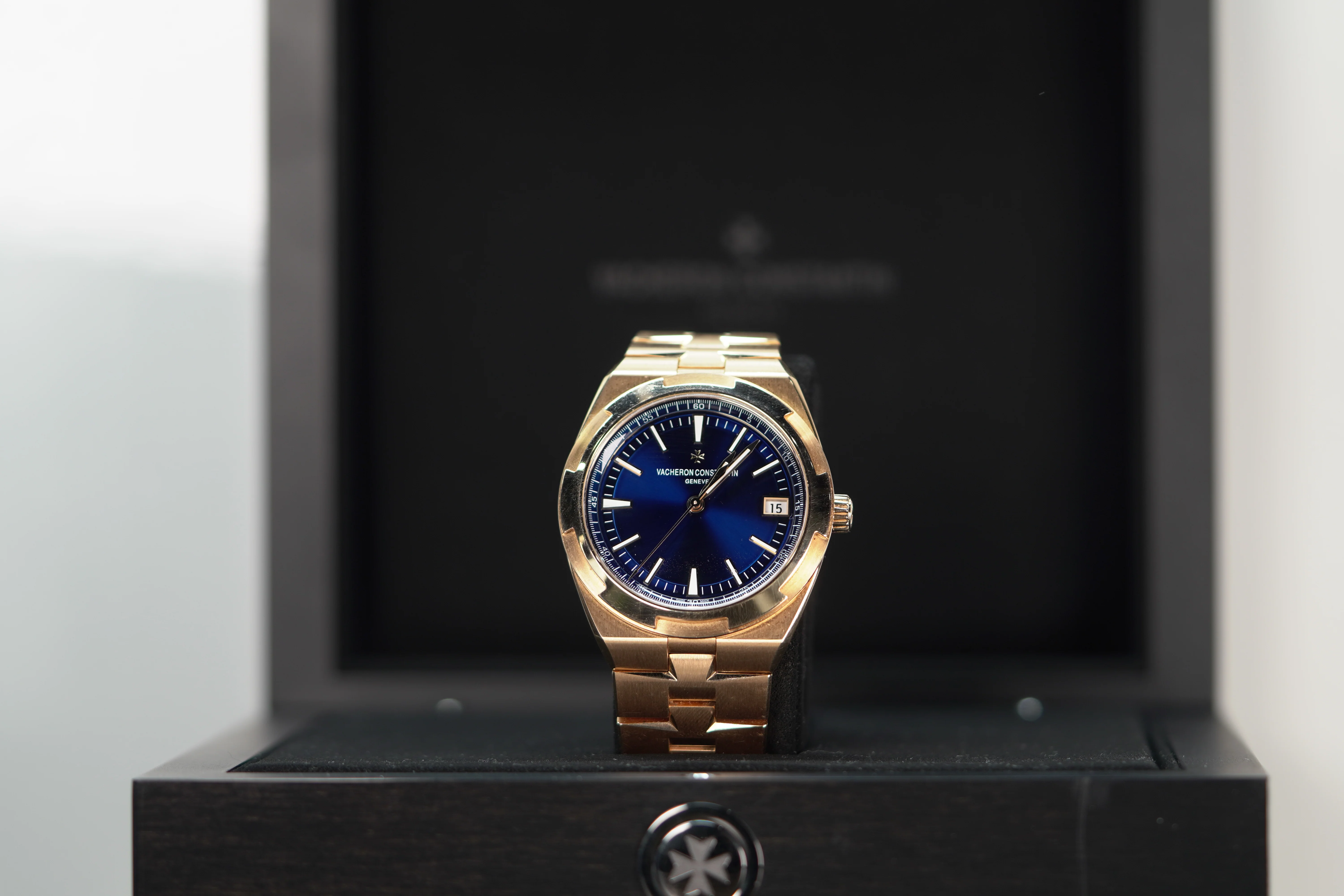 Vacheron Constantin Overseas self-winding 34.5 mm Blue Dial 18K Pink Gold Bracelet 4600V/200R-B979 - Image 3